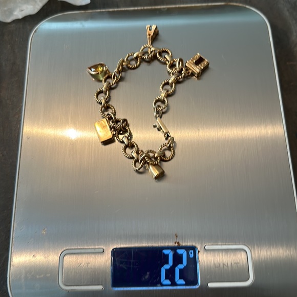 Solid 14k gold Paris themed charm bracelet - Picture 4 of 4
